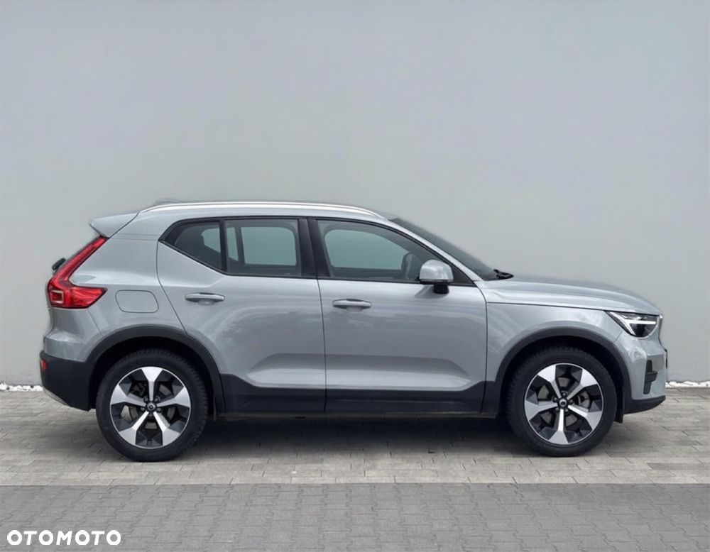 Volvo XC 40 B3 Plus Dark - 4