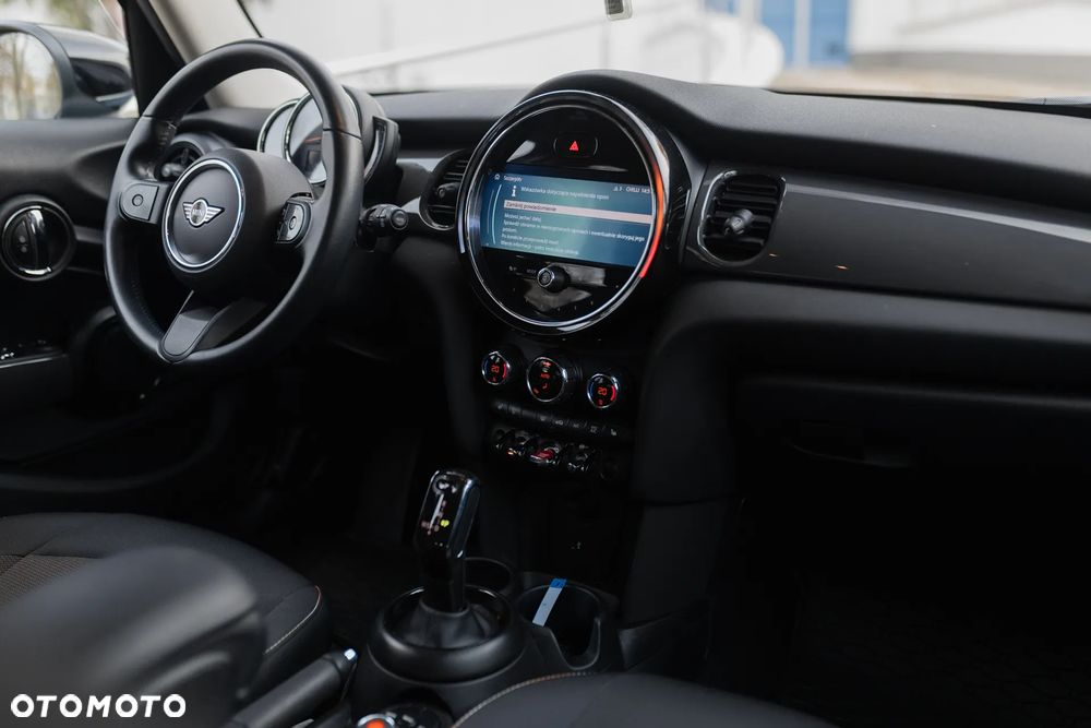 MINI Cooper Standard - 16