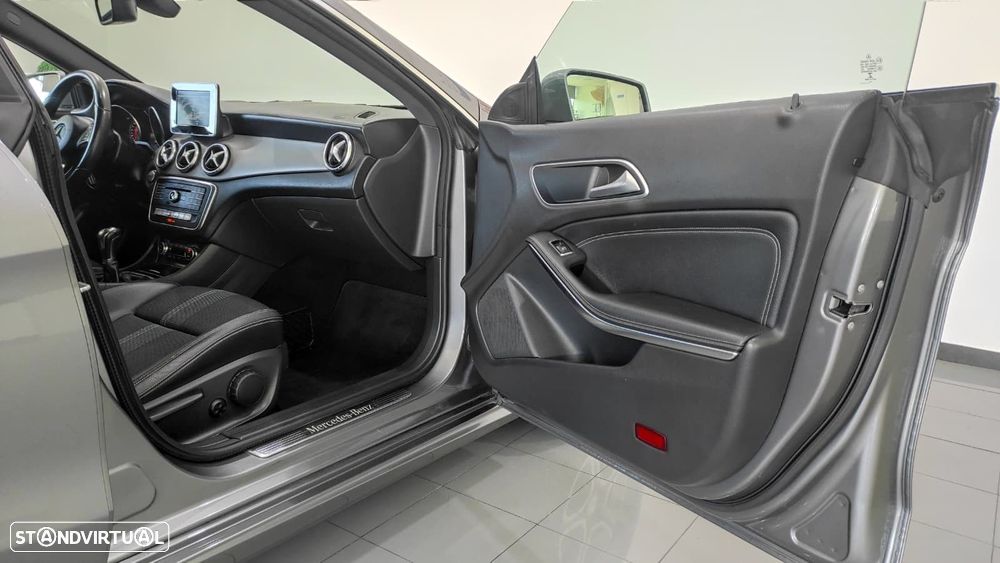 Mercedes-Benz CLA 200 d Shooting Brake AMG Line - 22