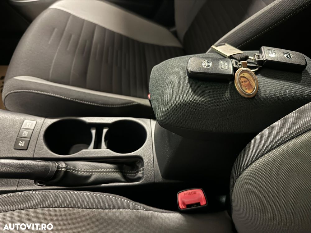 Toyota Auris 1.8 VVT-i Hybrid Automatik Touring Sports Team Deutschland - 21