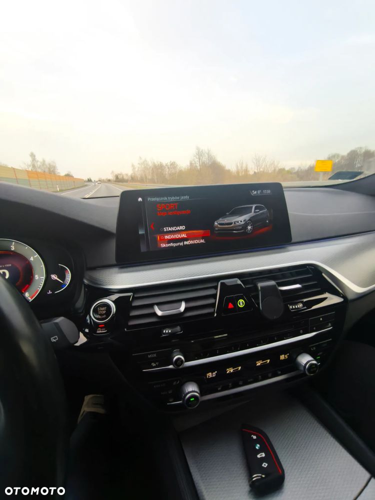 BMW Seria 5 520d xDrive M Sport sport - 35