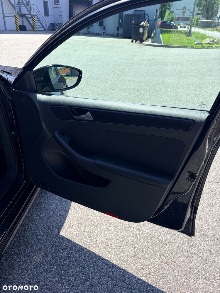 Volkswagen Jetta 1.4 TSI BMT Trendline - 13