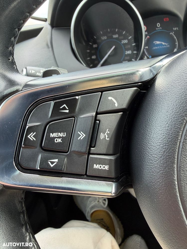 Jaguar F-Pace 20d AWD R-Sport - 22