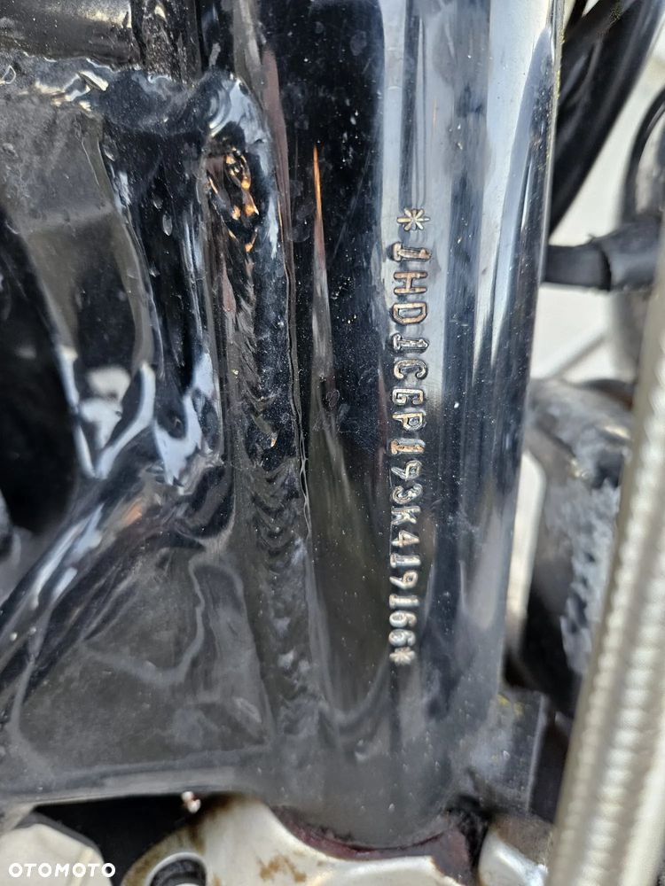 Harley-Davidson Sportster Custom 1200C - 11