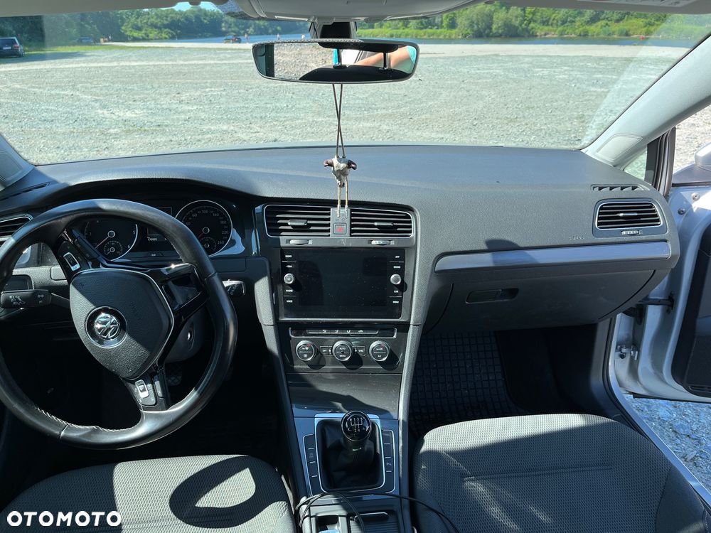 Volkswagen Golf 1.6 TDI BMT Comfortline - 11