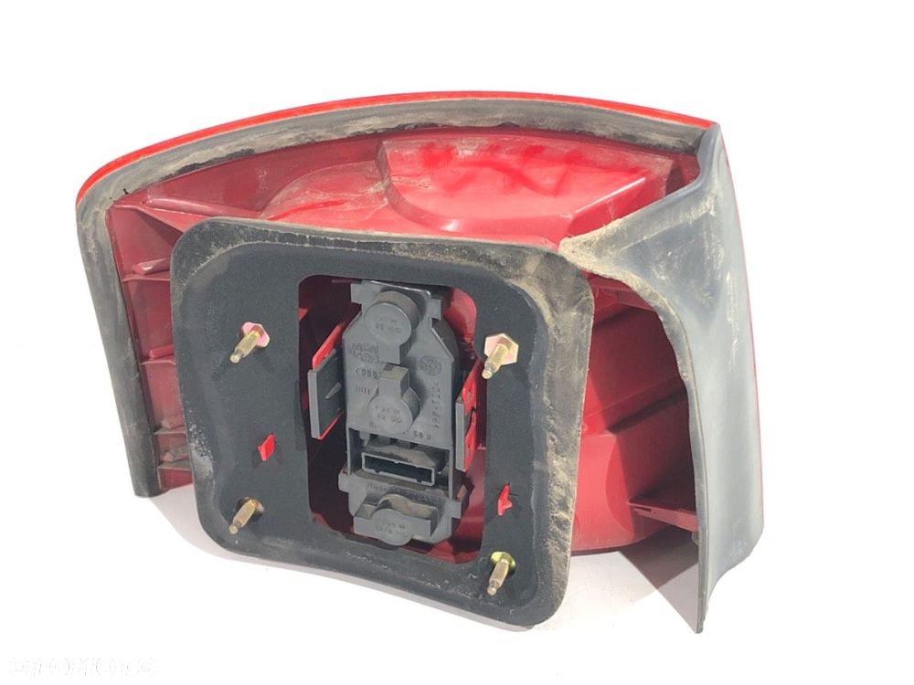 LAMPA PRAWY TYŁ - 119.00 PLN - AUDI A6 C5 Avant (4B5) 1997 - 2005 2.5 TDI 132 kW [180 KM] olej - 3