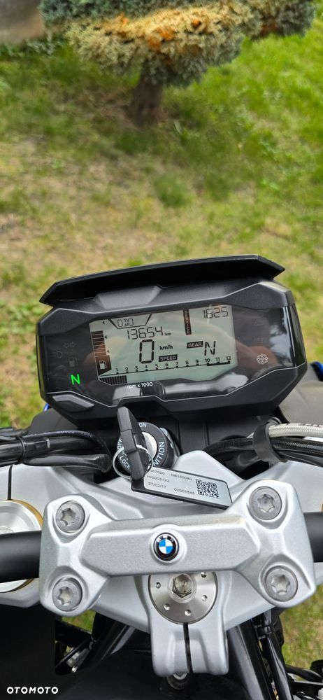 BMW G - 8