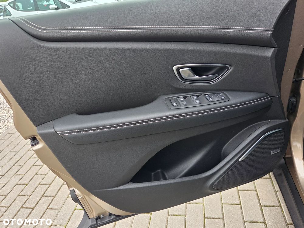 Renault Grand Scenic ENERGY TCe 130 BOSE EDITION - 35