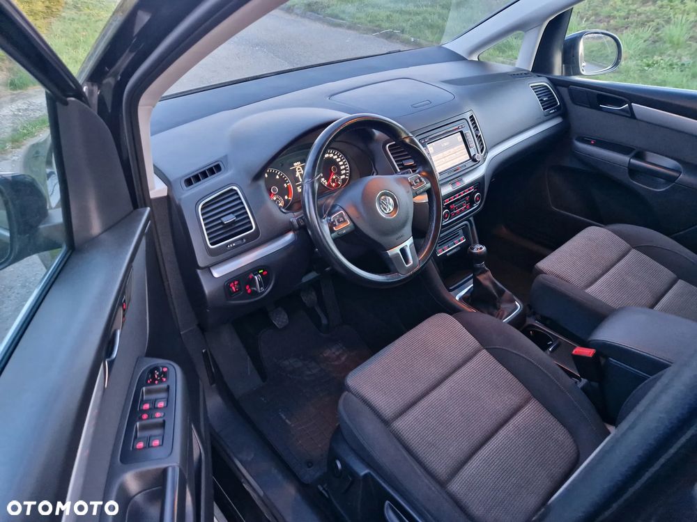 Volkswagen Sharan 2.0 TDI 4MOTION Blue Motion Life - 12