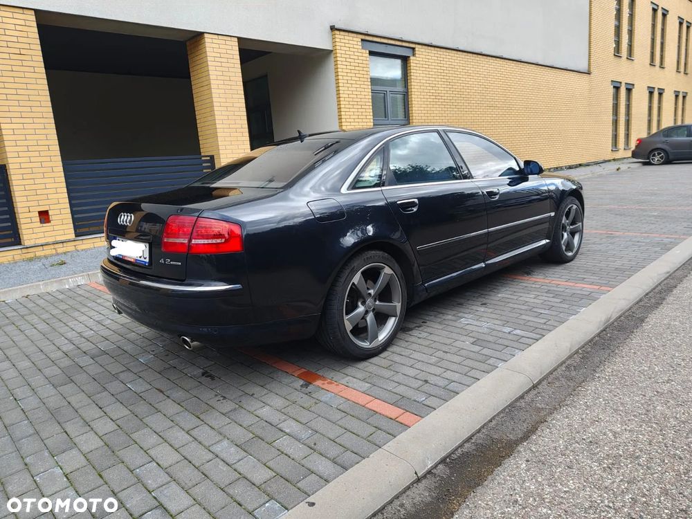 Audi A8 4.2 Quattro - 4
