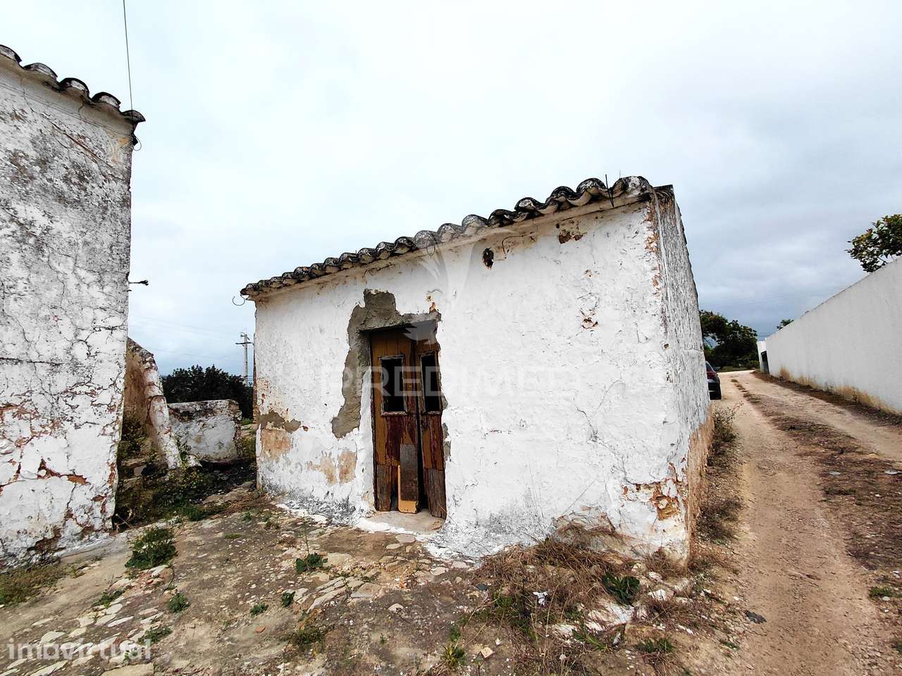 Moradia para Reconstrução com Terreno de 1.294 m² - Próximo de Olhã... - Grande imagem: 4/12