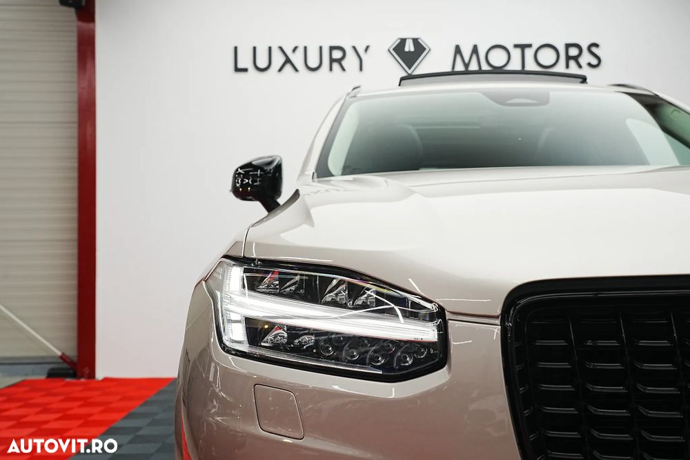 Volvo XC 90 B5 D AWD Ultimate Dark - 20