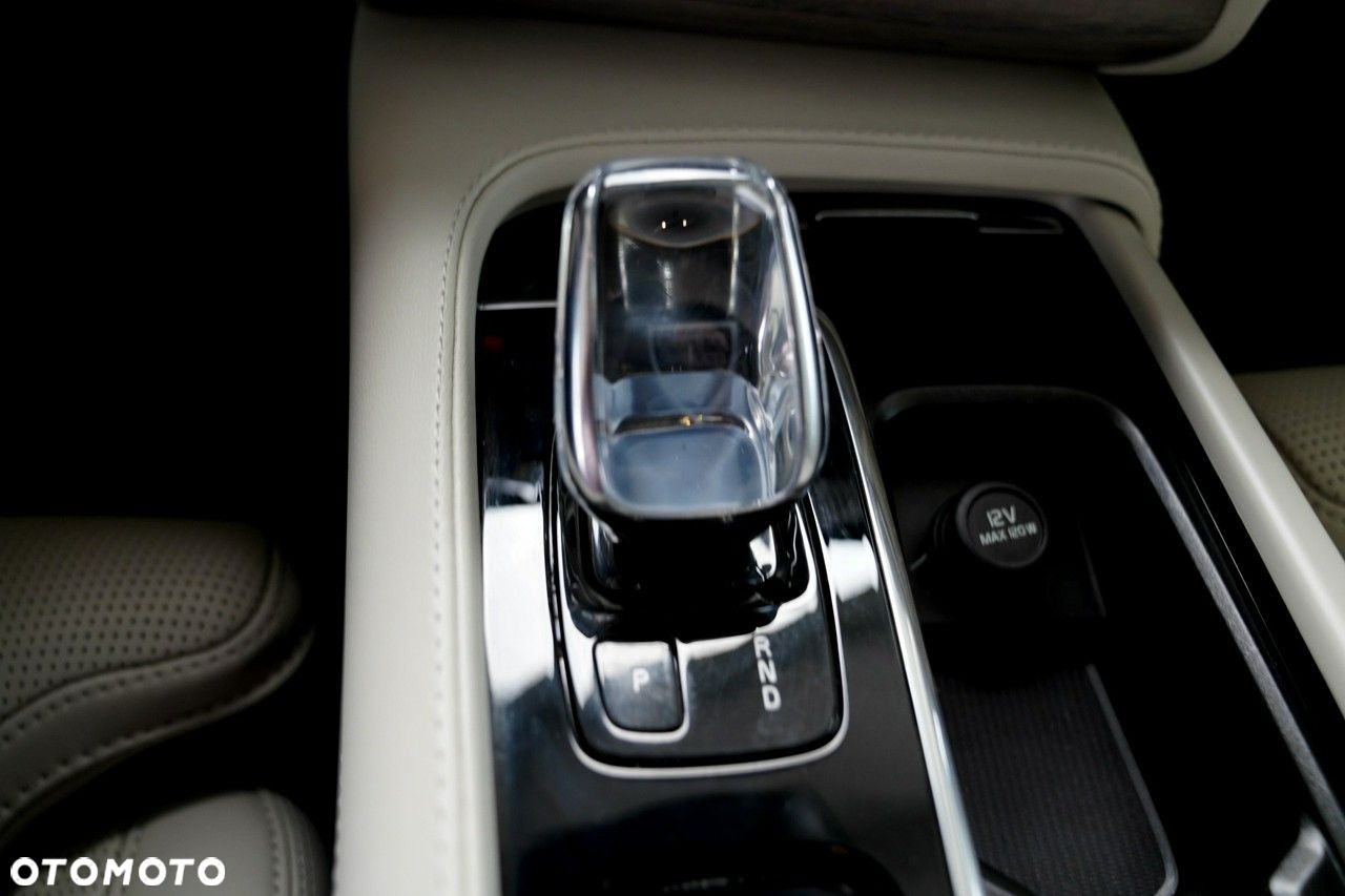 Volvo XC 90 - 35