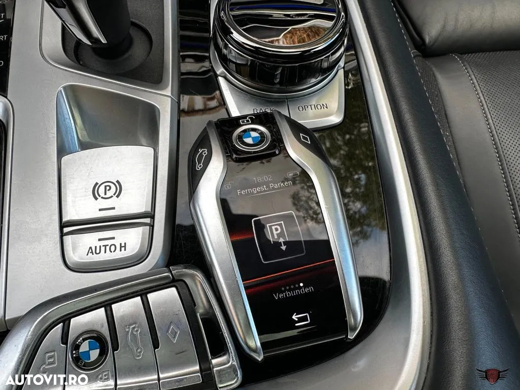 BMW Seria 7 730d xDrive MHEV - 25