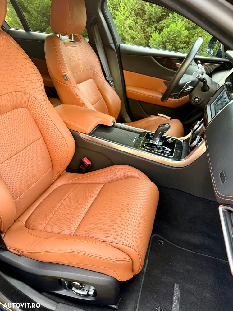 Jaguar XE P300 AWD Aut. R-Dynamic HSE - 10