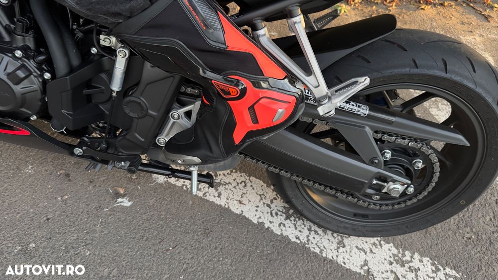 Honda CBR 650R - 5