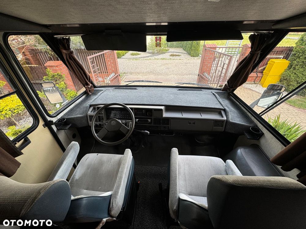 Peugeot J5 - 18
