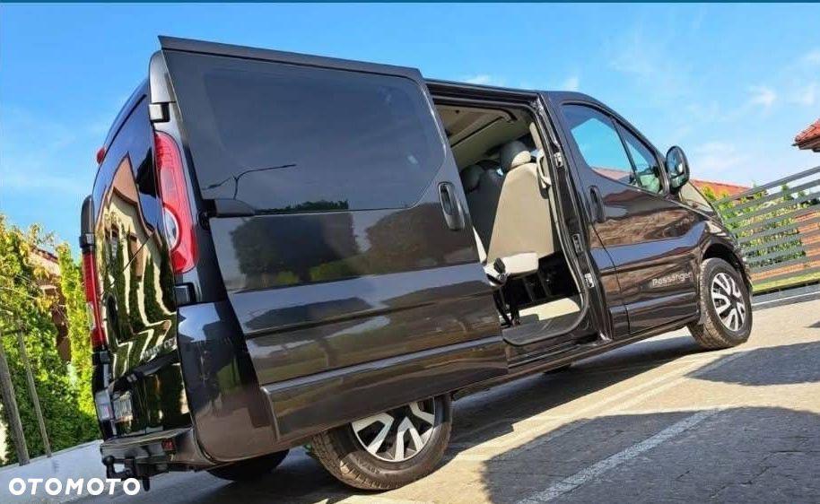 Opel Vivaro - 1