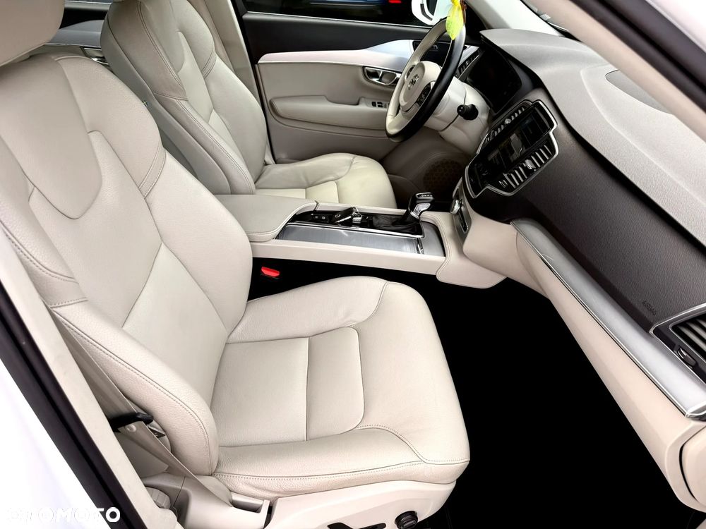 Volvo XC 90 D4 FWD Momentum - 26