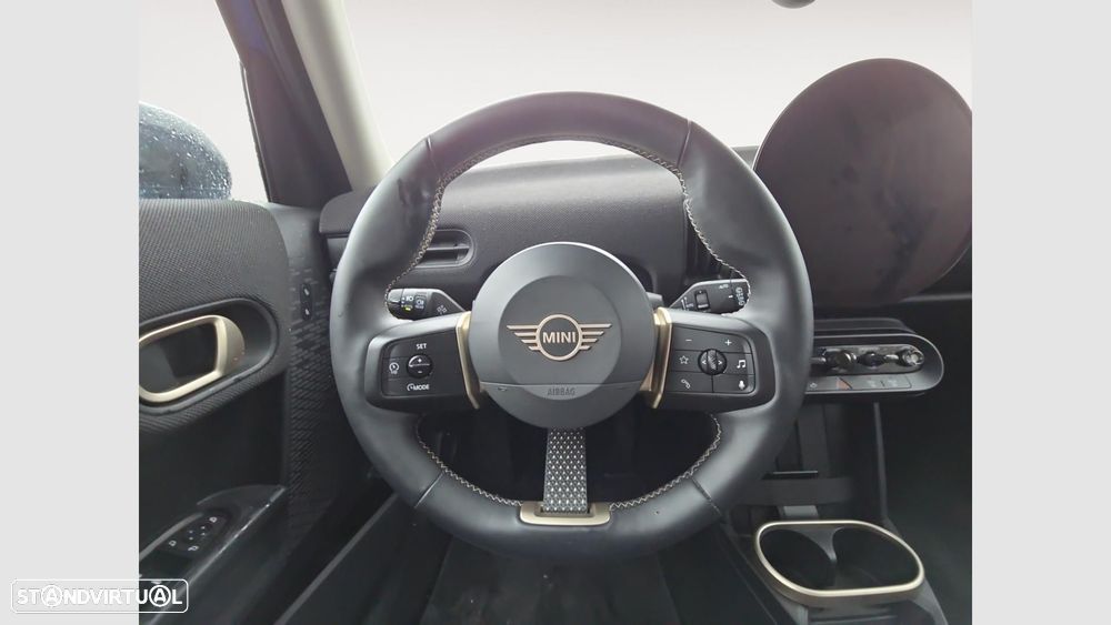 MINI 5 Portas Cooper C Classic M — fotografia 12