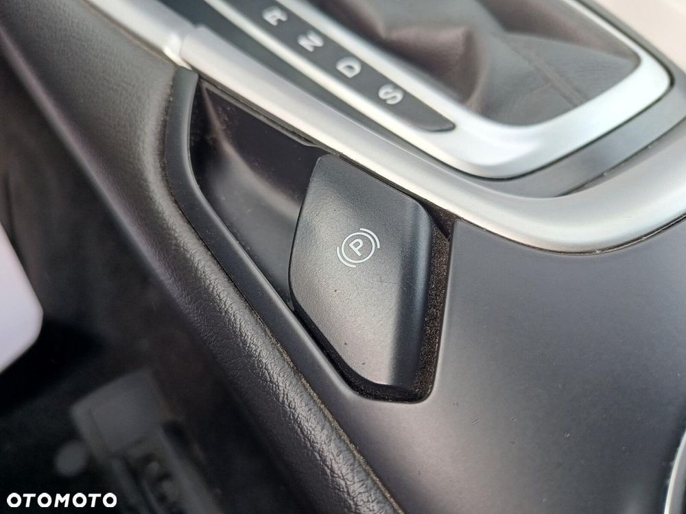 Ford Mondeo 2.0 TDCi Trend PowerShift - 24