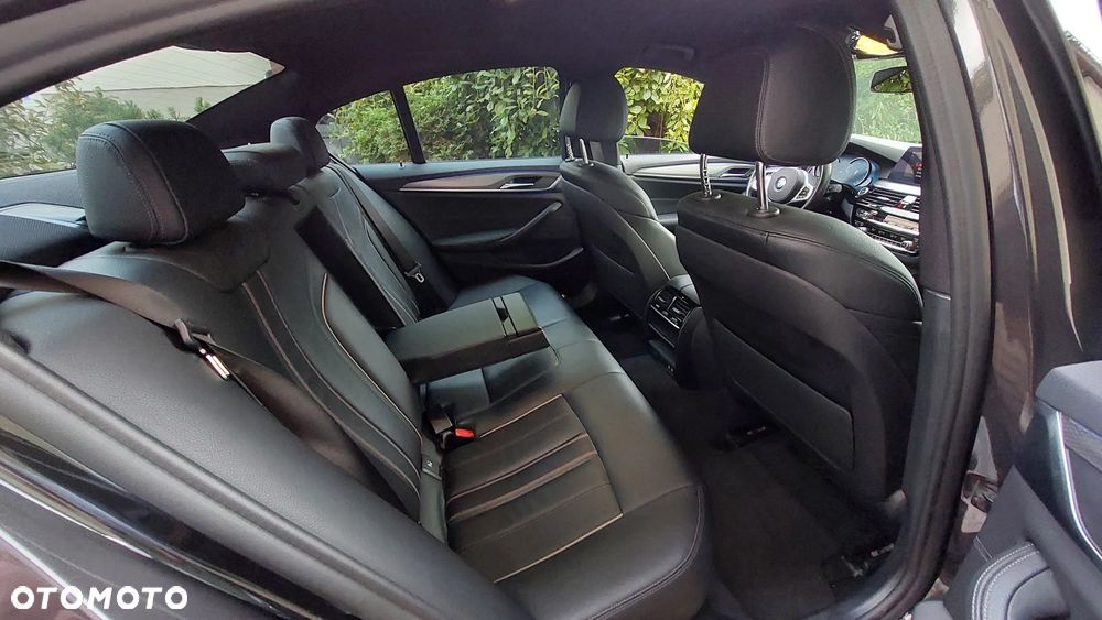 BMW Seria 5 518d M Sport - 18