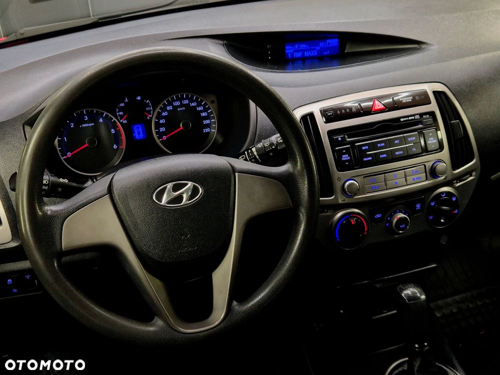 Hyundai i20 1.1 CRDi Comfort - 28