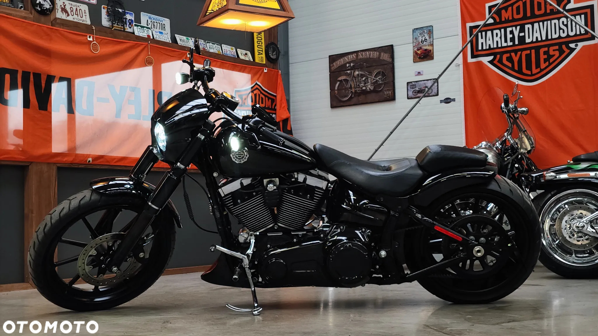 Harley-Davidson FXSB Breakout - 12