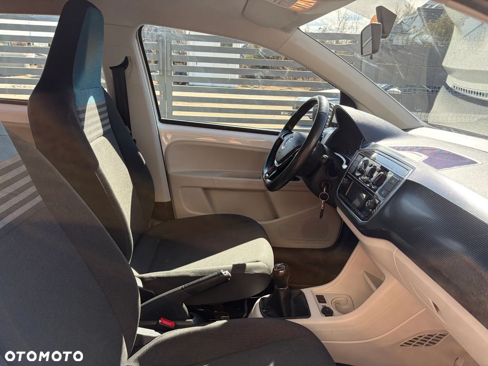 Volkswagen up! 1.0 move - 24