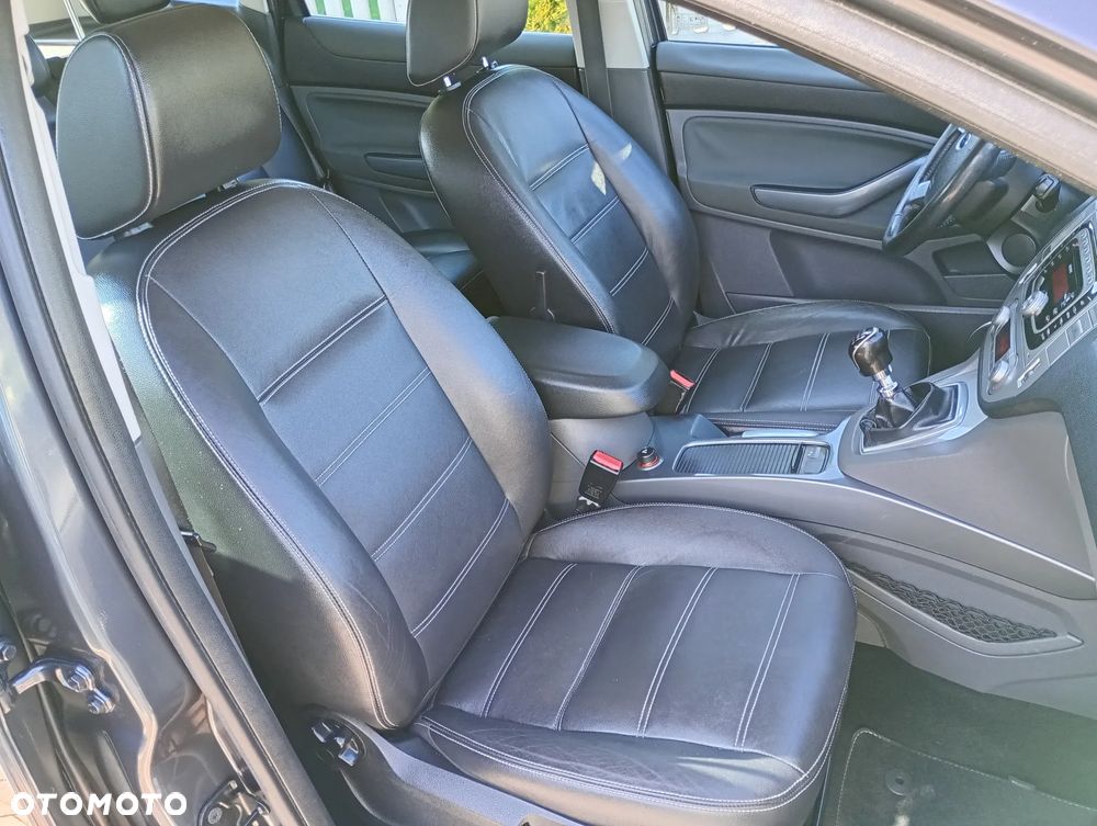 Ford Kuga 2.0 TDCi 4x4 Trend - 22