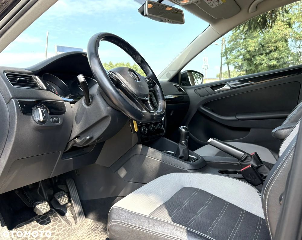 Volkswagen Jetta 1.4 TSI BMT Highline - 11