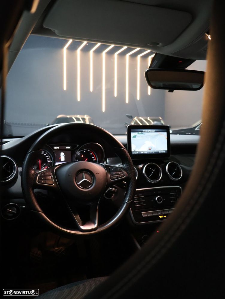 Mercedes-Benz CLA 180 d Shooting Brake Urban - 18
