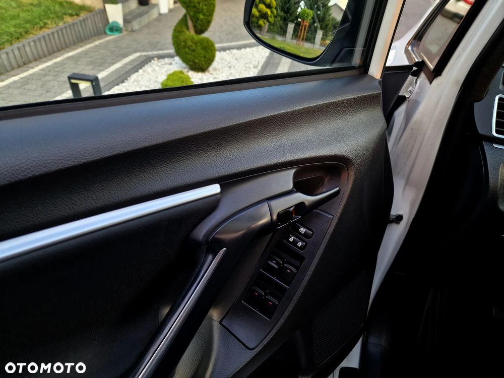 Toyota Verso 1.6 Premium - 21