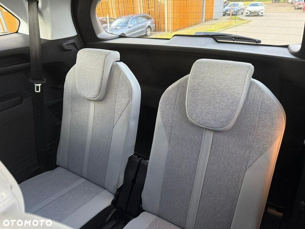 Peugeot 5008 1.6 PureTech Allure S&S EAT8 - 23