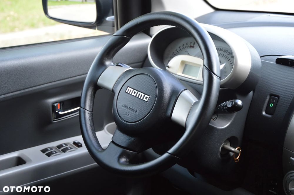 Daihatsu Sirion - 13
