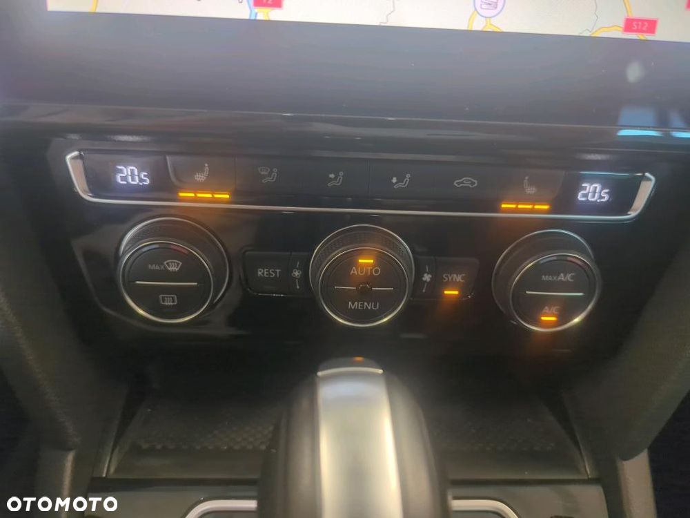 Volkswagen Passat 2.0 TSI Elegance DSG - 13