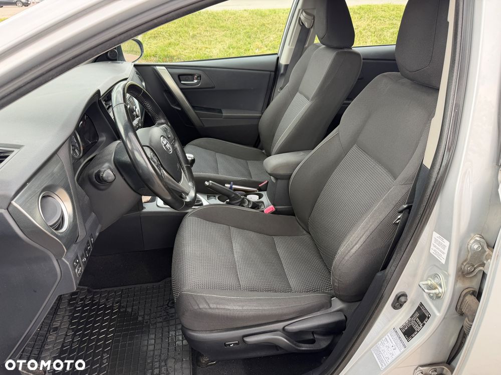 Toyota Auris 2.0 D-4D Premium Comfort - 22