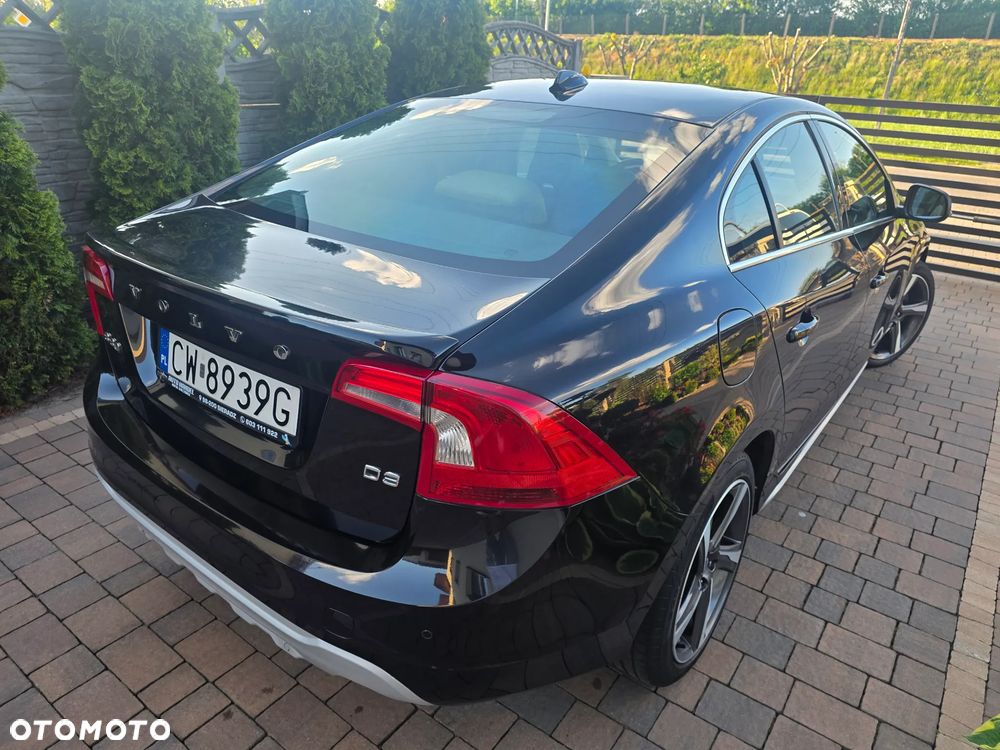Volvo S60 D3 R-Design - 9