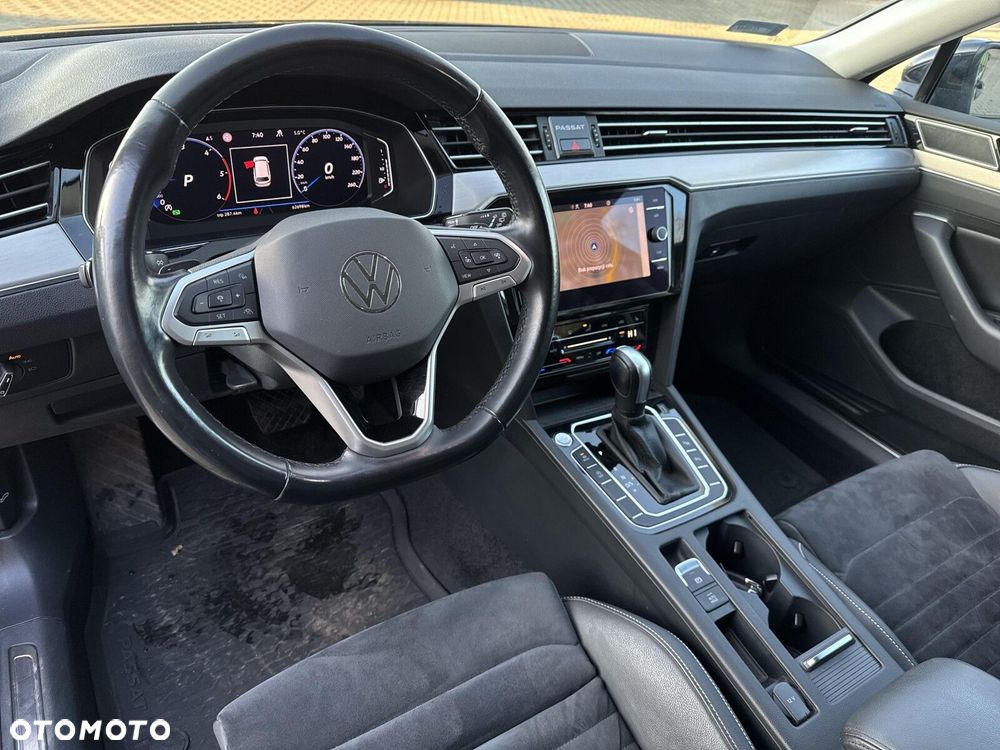 Volkswagen Passat Variant 2.0 TDI Elegance DSG - 11