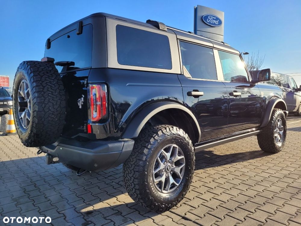 Ford Bronco - 7