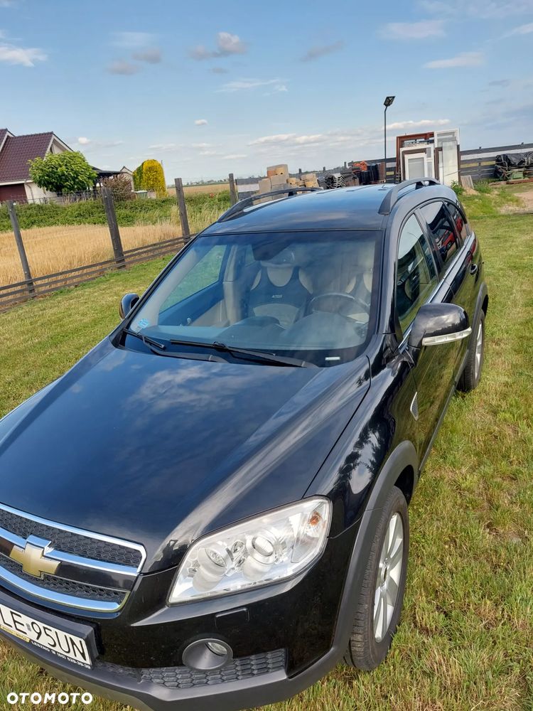 Chevrolet Captiva 2.0 d LT medium - 4