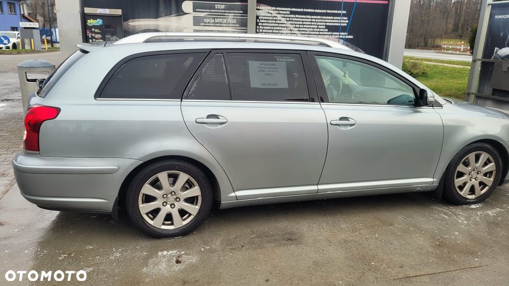 Toyota Avensis - 4