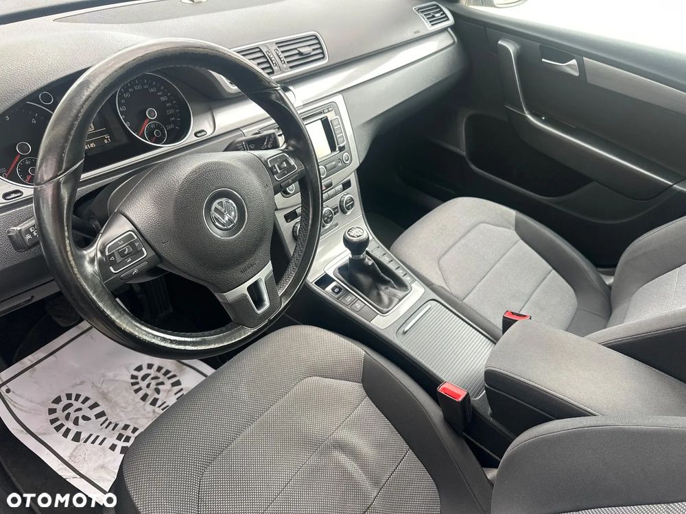 Volkswagen Passat 2.0 Blue TDI SCR Comfortline - 22