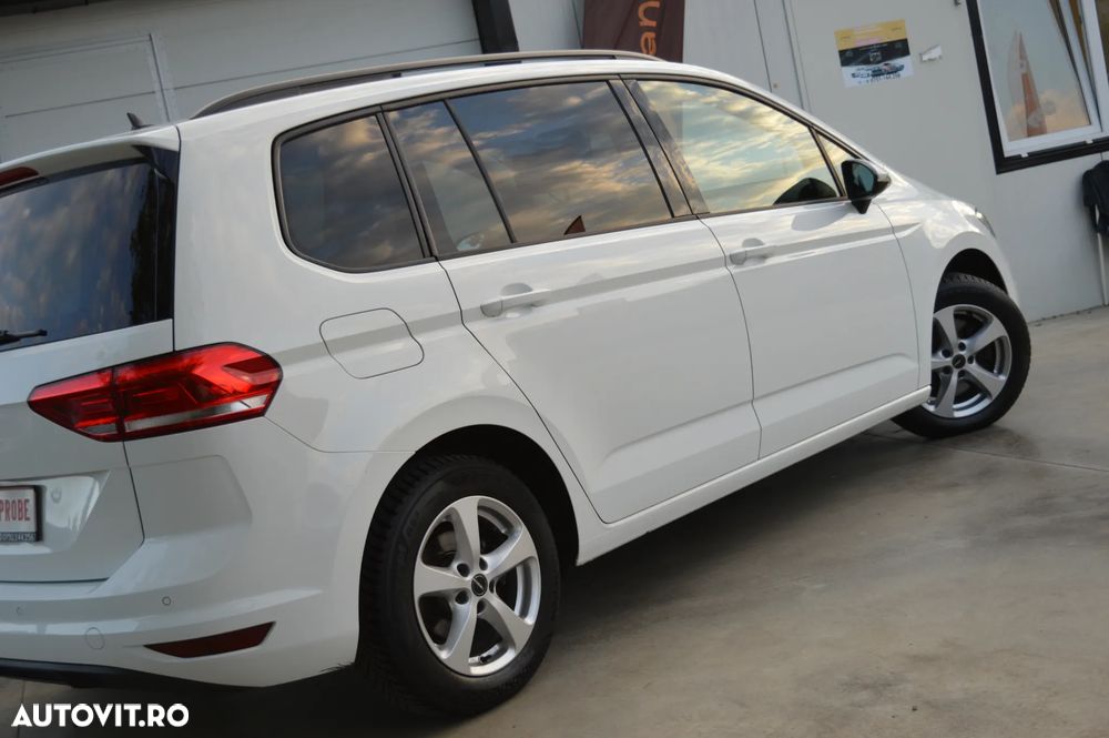 Volkswagen Touran 2.0 TDI SCR Highline - 16