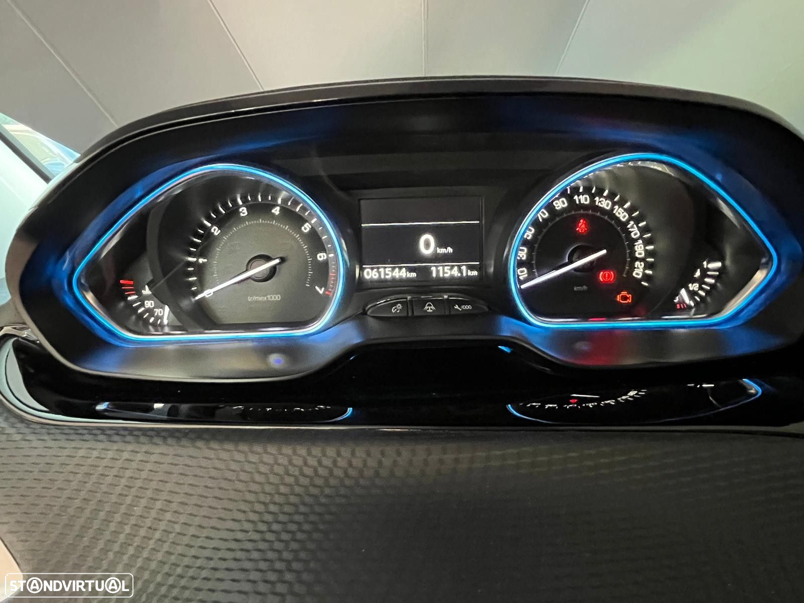 Peugeot 2008 1.2 PureTech Allure - 13