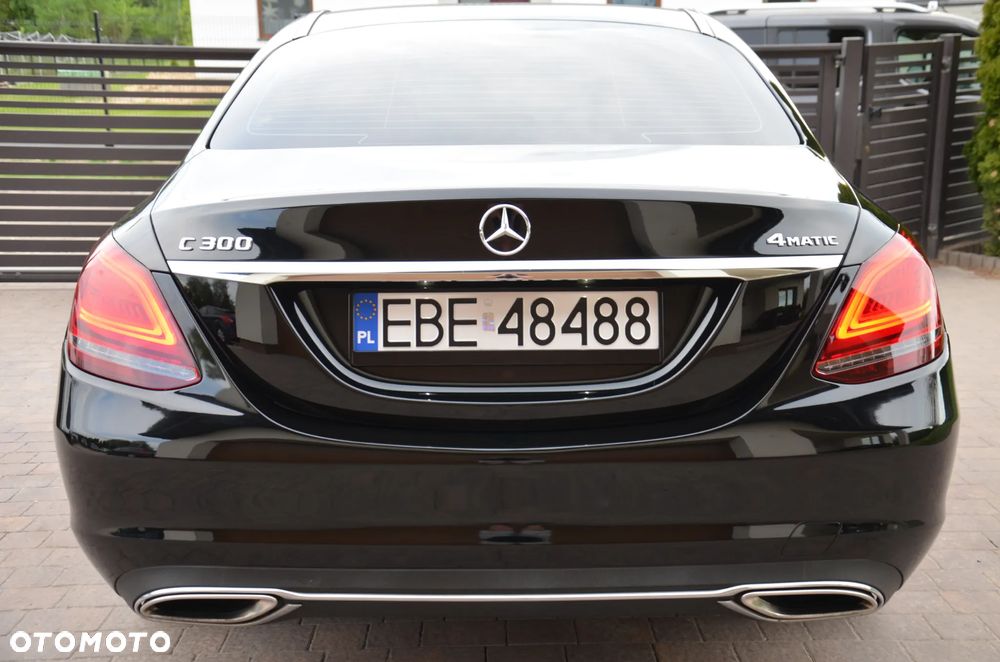 Mercedes-Benz Klasa C 300 4Matic 9G-TRONIC Exclusive - 11