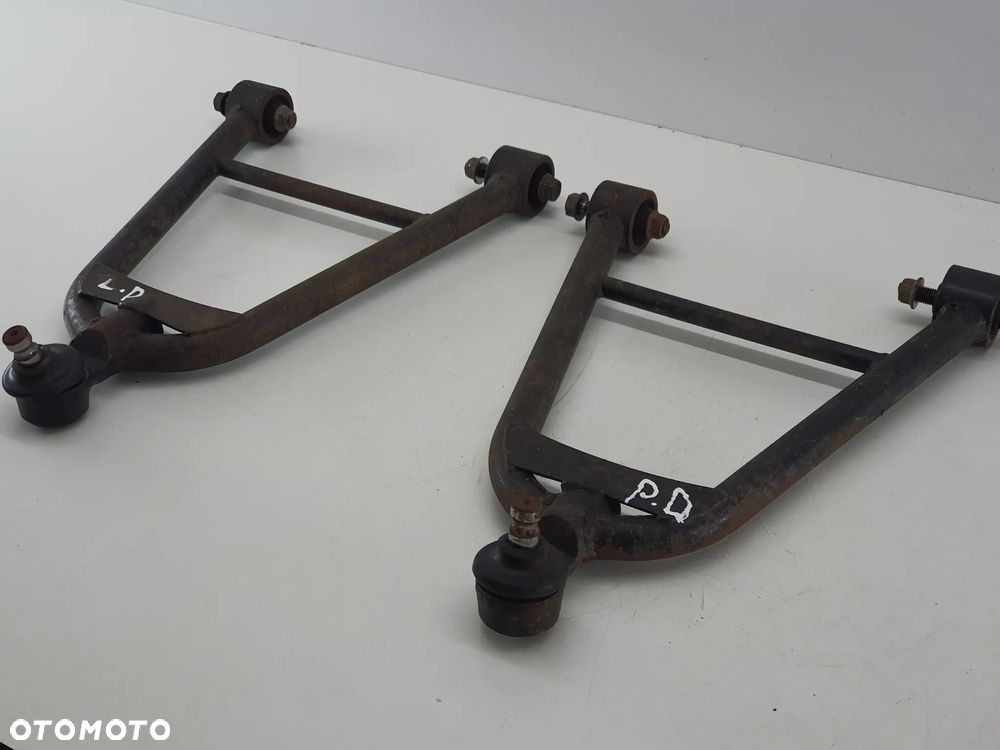 WAHACZ PRZOD DOLNY SWORZEN  TGB BLADE 250 - 2