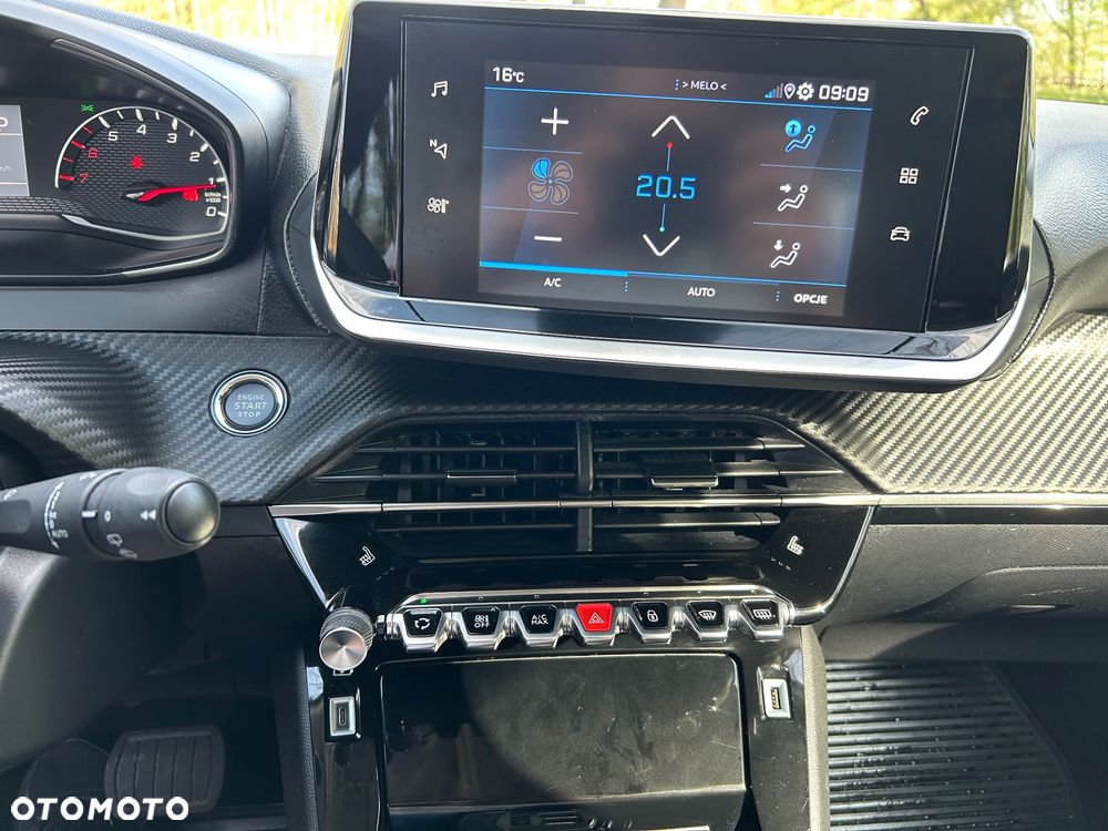 Peugeot 2008 1.2 Pure Tech GPF Allure S&S EAT6 - 18