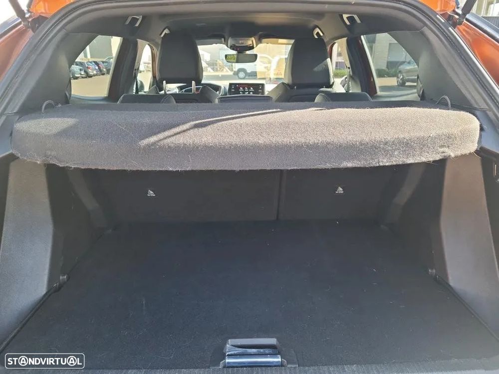 Peugeot 2008 1.2 PureTech GT EAT8 - 10