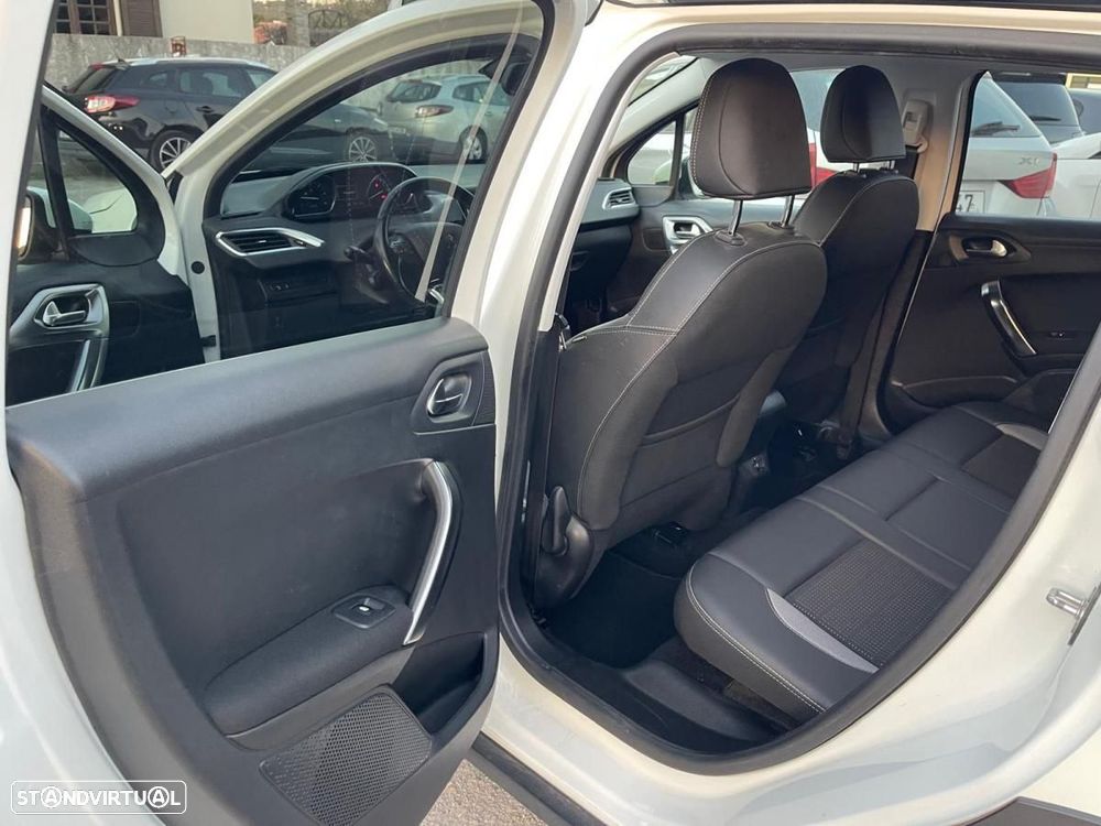Peugeot 2008 1.6 BlueHDi Allure - 23